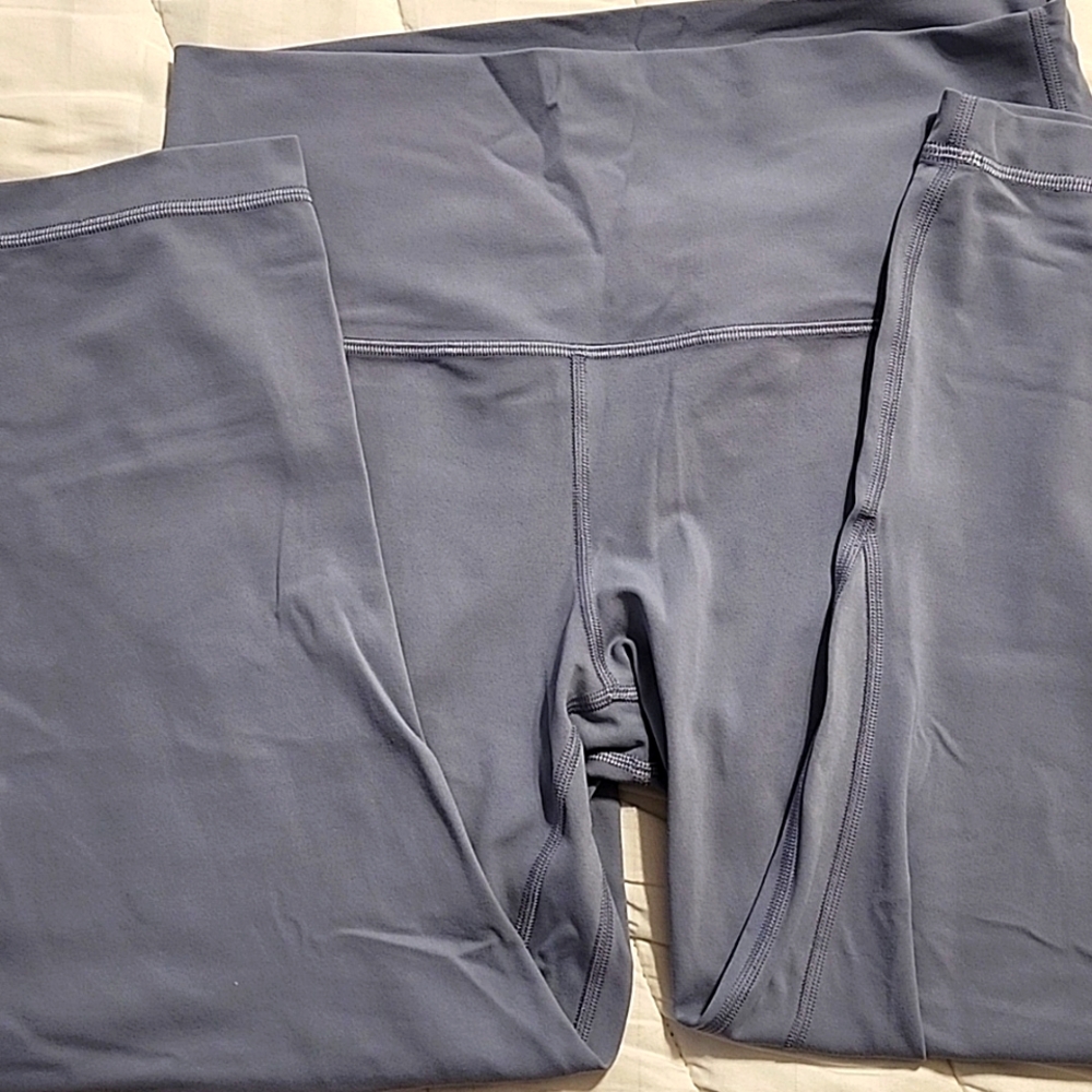 Lululemon 24" pale blue leggings, size 10.